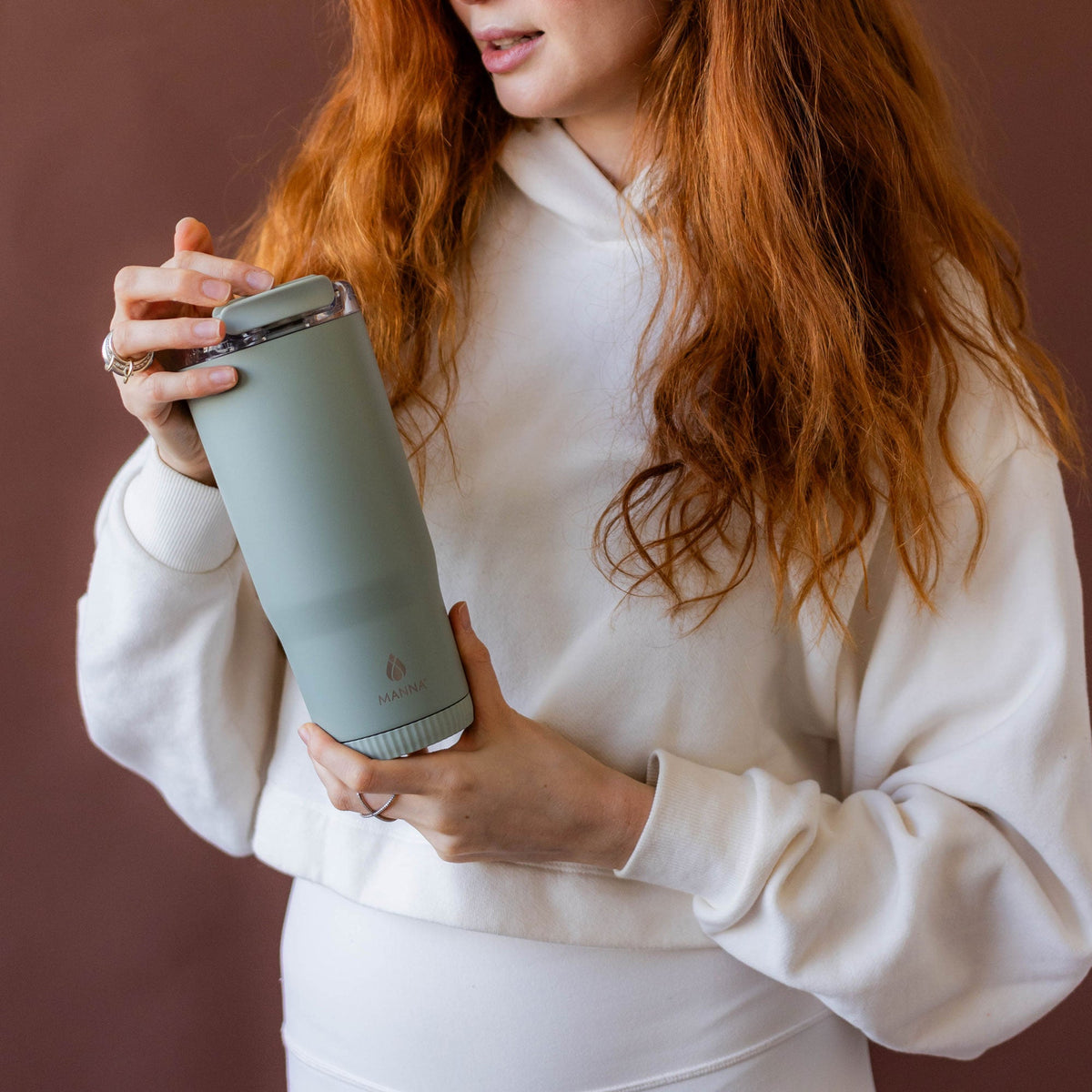30-oz-groove-tumbler-p3 4Manna_Website_Lifestyles-17.jpg